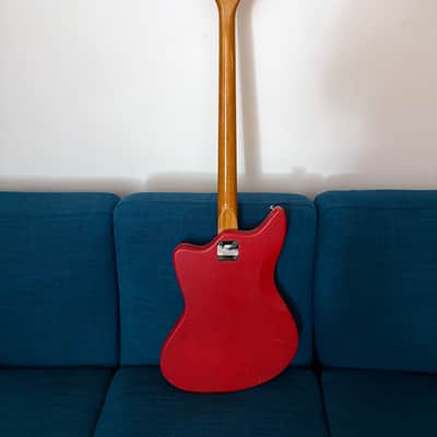 Egmond Typhoon bass guitar 1966-1968 - red tolex image 5