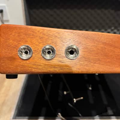 Creation Music Company 27x16 Pedalboard Mahogany finish with Vox Fawn hard case image 5