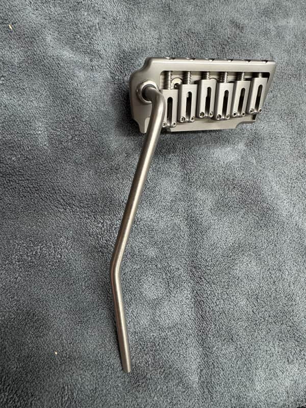 Hantug Titanium two point 100% tremolo 2023 - Grade 5 image 1