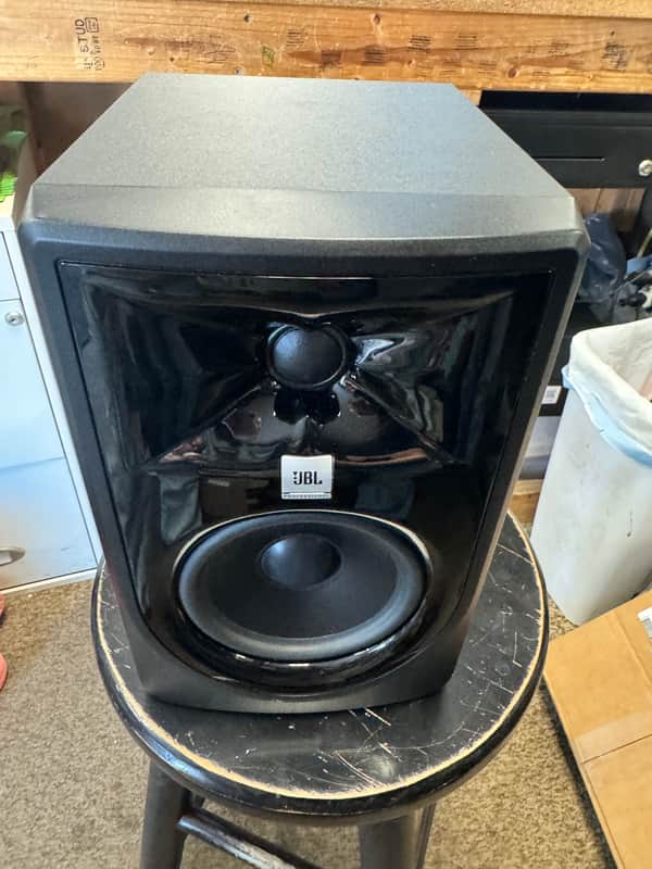 JBL 305P MkII 2-Way 5" Active Nearfield Studio Monitor (Single) 2010s - Black image 1