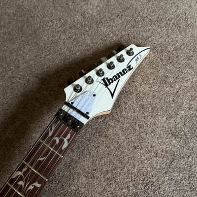 Ibanez JEMJR-BK Steve Vai Signature with Rosewood Fretboard 2022 - Present - Black image 5