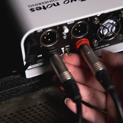 Two notes / Captor X + / Compact Reactive Load Box (16Ω), Attenuator, DynIR Cab Sim, IR Loader & Stereo Expander / A-Stock image 19