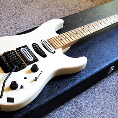 Up to 07/07! Fender HM Strat 1988 Original /Greg Howe,Introspection Mode/ +Case!FREE shipping in EU! image 8