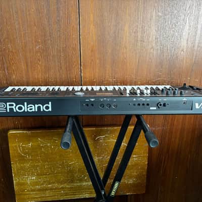 Roland V-Combo VR-09-B 61-key Stage Performance Keyboard w/ box image 8