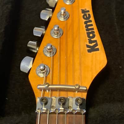 Kramer Pacer Special 1982 - Black with bent wire graphic image 2