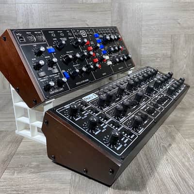 Basic Stand for Behringer Model D / PRO 1 / PRO 800 / Neutron / K2 / WASP / CAT - color WHITE - by KZcraftworks - USA