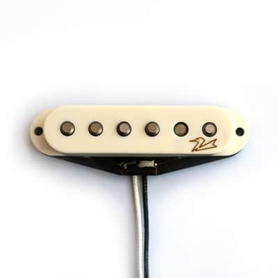 Fuzzy Duck™ Gold Series Single Coil Pickups for Stratocasters (Bridge) - Cream without Logo image 9