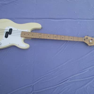 Fender Squier Precision Bass with Maple board 1995 Arctic White Korea image 1