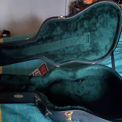 Martin J1216GT 2006 Solid Spruce Top, Solid Mahogany sides and back image 6