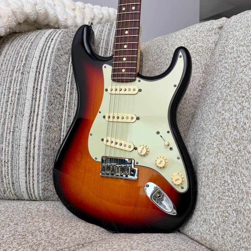 Fender Custom Shop Custom Deluxe Stratocaster 2009 - Sunburst image 1