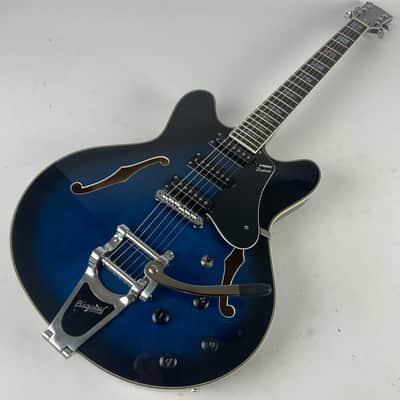 Vox BC-S66B - Sapphire Blue Bobcat 3 Single coils, Stunning, Mint, unplayed with papers and Original hard case.