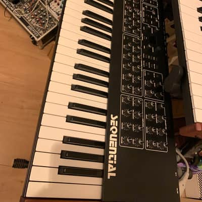 Dave Smith Instruments Prophet 08 61-Key 8-Voice Polyphonic Synthesizer 2009 - 2015 - Black with Wood Sides