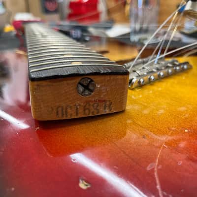 Fender STRATOCASTER 1963 - 3 TONE SUNBURST image 11