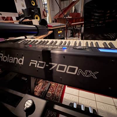 Roland RD-700NX 88-Key Digital Piano 2010s - Black image 2