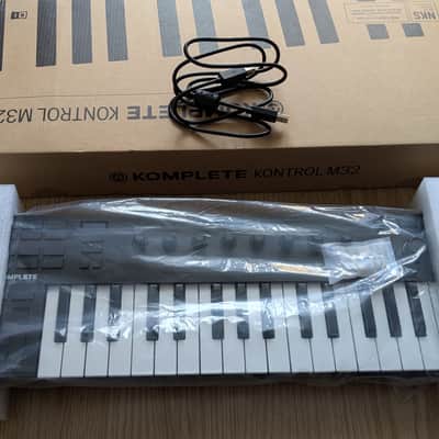 Native Instruments Komplete Kontrol M32 2019 - Black image 4
