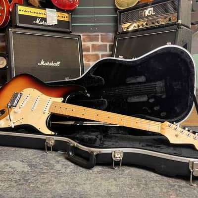 Fender American Standard Stratocaster 3-Color Sunburst 2004 Electric Guitar image 15
