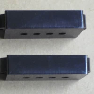 new + packaging (covers have some manufacturing imperfections) Allparts PC 0951-023 Black Pickup Cover Set (two individua covers) for Precision Bass / for P Bass - black, plastic, PC-0951-023 (never used, packaging opened to examine condition of covers) image 10