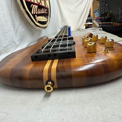 Carvin USA LB-70P lb 70 p lb70p 4-string Bass with Case image 17