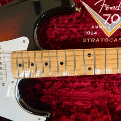 Fender Custom Shop Wildwood 10 Limited '54 Stratocaster 70th Anniversary 2024 - Two Tone Sunburst image 9