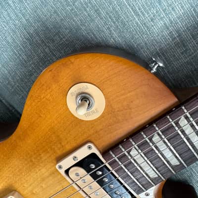 Gibson Les Paul Tribute Custombuckers 50s Wiring Honeyburst Gibson Soft Case Preview Video image 9