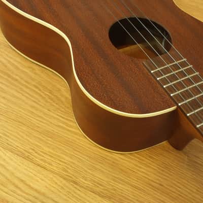 Kala KA-BE Bariton Ukulele image 14