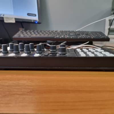 Native Instruments Traktor Kontrol X1 2010s - Black image 6