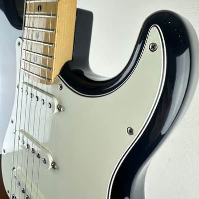 Fender Player Stratocaster Maple Fretboard 2022 3-Color Sunburst Electric Guitar image 5