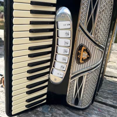 Vintage Universal 120-Bass 41-Key Piano Accordion – Made in Italy w/ Case image 3