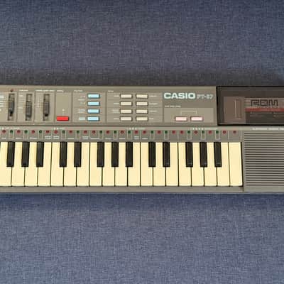 Casio PT-87 32-Key Mini Synthesizer 1980s - Black