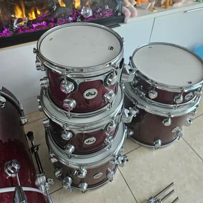 DW Collector’s Series 6-Piece Drum Set w/ Matching Snare & 6 Padded Bags – Ruby Red Glass Glitter with soft cases. image 6