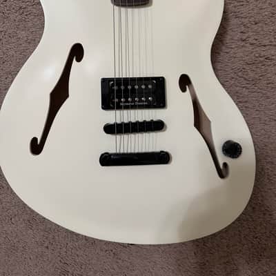 Fender Tom DeLonge Starcaster 2024 - Present - Olympic White image 3