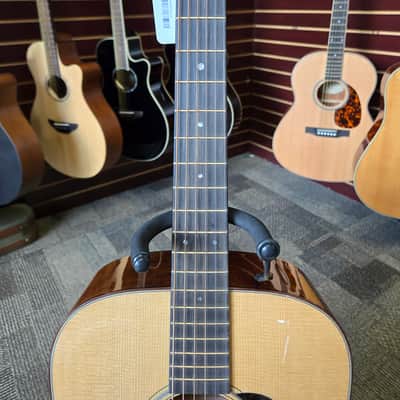 Martin D-18 Modern Deluxe Sitka Spruce / Genuine Mahogany Dreadnought - Natural image 3