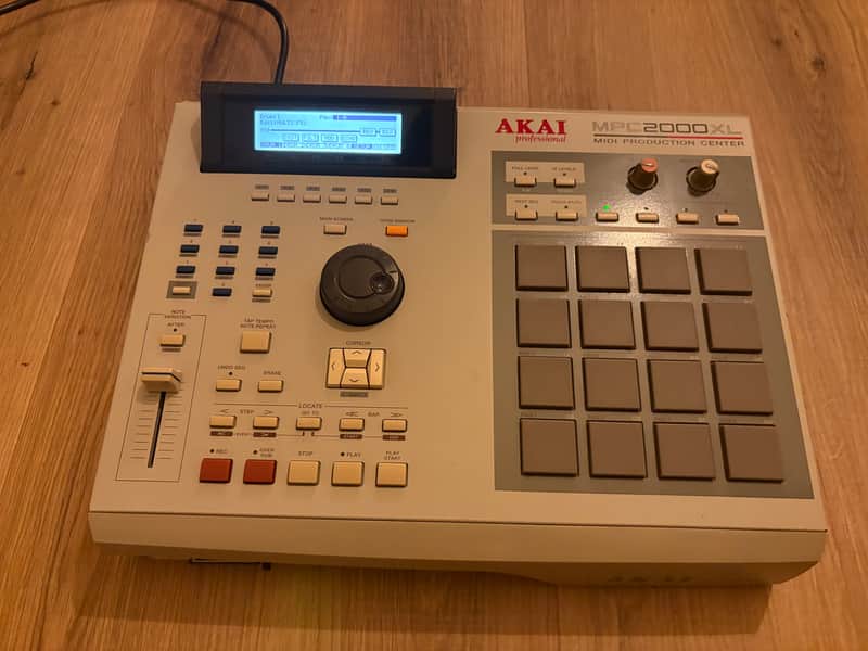 Akai MPC2000XL EB16 ALL OPTIONALS 8 OUTS EB16 CARDS READER image 1