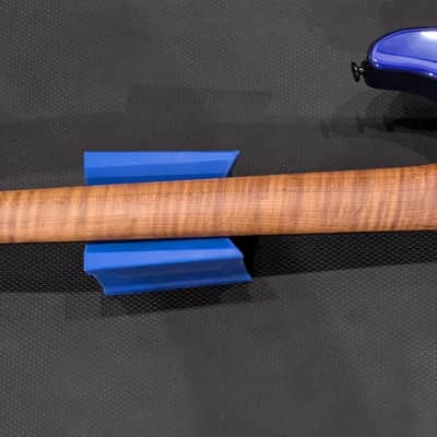 Video added | FAV Guitars Divebomb RHH Sapphire Blue | Gotoh tuners and locking nut | big brass sustain block and claw | 5 way switch image 4