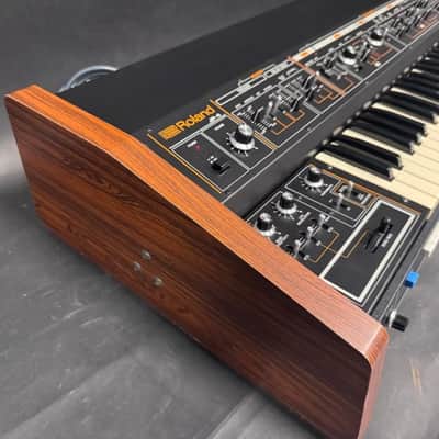 Roland Jupiter 4 synthesizer Bild 2