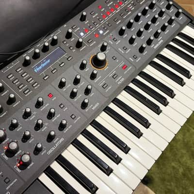 Sequential Pro 3 - 37-Key 3-Voice Monophonic / Paraphonic Synthesizer 2020 - Present - Black with Wood Sides image 9