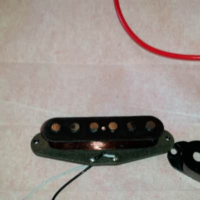 FENDER STRATOCASTER PICKUP 1979 Grey Bottom, meter read 6.52 image 8