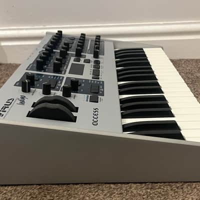 Access Virus Indigo 37-Key Digital Synthesizer image 15