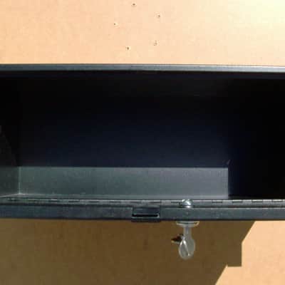 Middle Atlantic LBX-4 Rackmount Lockbox early 90s - Black image 2