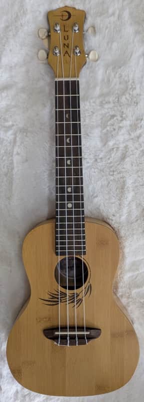 Luna UKEBAMBOOC