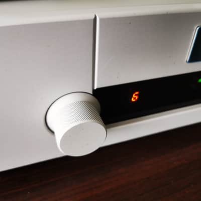 GOLDMUND MIMESIS 27.8 Preamplifier with DAC ALIZÉ image 4