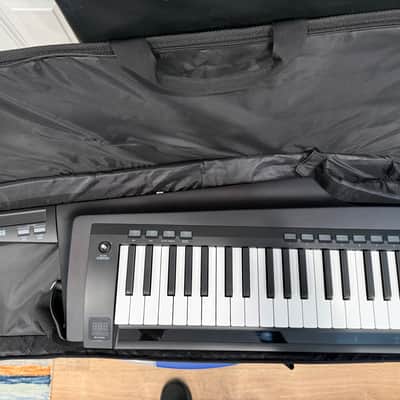 Korg RK100S2 37-Key Keytar 2021 - Present - Black image 2