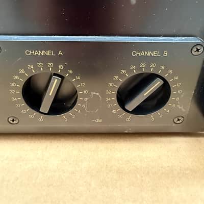 Yamaha P2100 Professional Series Natural Sound Stereo Power Amplifier – Made in Japan image 6