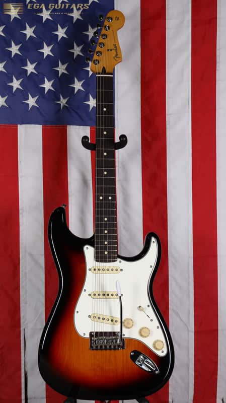 Fender Player II Stratocaster - 3-Color Sunburst