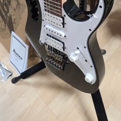 Ibanez JEMJR Steve Vai Signature BRAND NEW JEM JR Black HSH Super Strat Guitar Tree of Life Vine Inlay image 20
