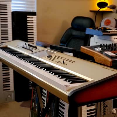 CERTIFIED!!! KORG KRONOS 2 88 SUPER RARE GOLD EDITION IN AMAZING CONDITION!!! image 3