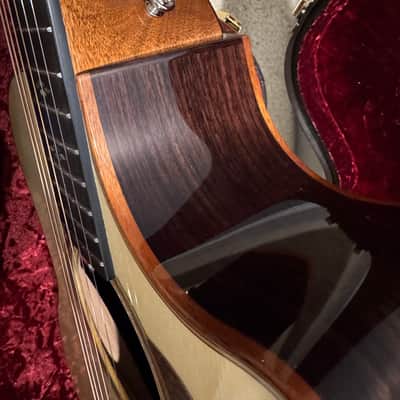 Taylor 714ce - Mint - Natural image 17