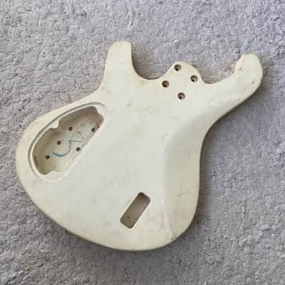 White 4 String Bass Basswood Body image 7