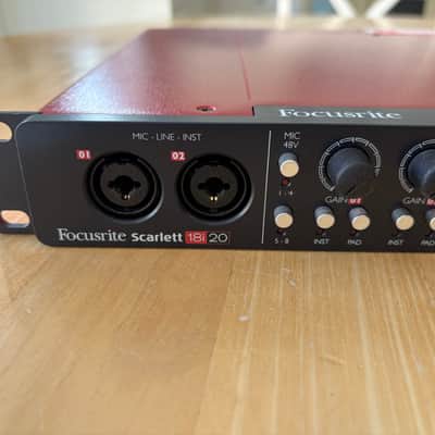 Focusrite Scarlett 18i20 (1st Gen) 2016 - Red image 15