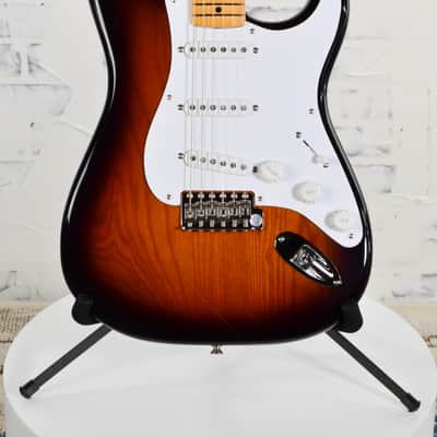 Fender 70th-anniversary American Vintage II 1954 Stratocaster - 2-color Sunburst image 1